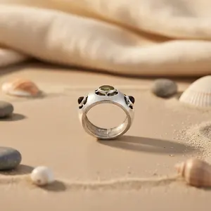 แหวนเงินแท้ 925 ประดับพลอยทรงเรขาคณิตสำหรับผู้หญิง ดีไซน์เรียบหรู ชุบโรเดียม ประดับพลอยโกเมน - Product Image 3