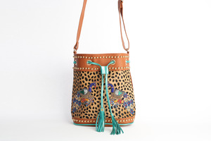 Bolso de hombro cruzado de cuero genuino, mochila con cierre de dibujo con cremallera, decoración bordada diseñada por pavo real para mujer y Niña - Product Image 3