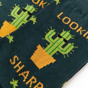 Chaussettes d'équipage colorées ODM avec design cactus pour un usage quotidien et cadeaux d'anniversaire/fête/vacances - Product Image 3