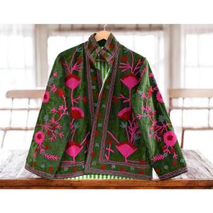 Veste bohème en velours Suzani artisanale, broderie indienne, design ethnique, coupe personnalisée, manches longues, prête pour l'hiver - Product Image 1