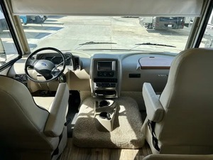 Autocaravana usada WINNEBAGO VISTA 31BE modelo 2017 lista para la venta. - Product Image 3