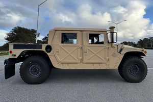 AM General M1165A1 d'occasion 2009 - Product Image 2