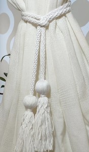 Attaches de rideaux longues en coton avec pompons, couleur personnalisée, style farmhouse, idées cadeaux de pendaison de crémaillère, décoration bohème pour la maison, supports de rideaux - Product Image 4