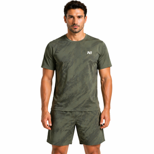 ชุดเซ็ตสองชิ้นสำหรับผู้ชาย เสื้อยืดและกางเกงขาสั้น ระบายอากาศได้ดี น้ำหนักเบา เหมาะสำหรับใส่ลำลองในฤดูร้อน ผ้าแห้งเร็ว ใช้สำหรับออกกำลังกาย ฟิตเนส และฝึกซ้อม - Product Image 6