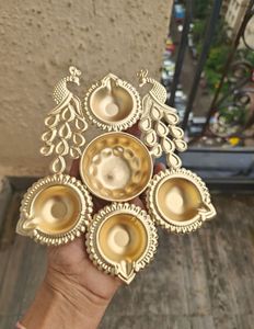 Diwali y regalo de negocios hecho a mano oro antiguo Metal Diya luz con cuenco Floral personalizado lado de dos pavo real para estilo de negocios - Product Image 2