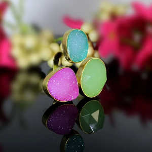 Vente en gros Bagues ajustables Druzy vertes et roses Plaqué or 18 carats Incrustation de pierres précieuses géométriques de Bohème Bijoux de mariage tendance pour femmes - Product Image 3