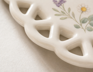 Elegante Placca in Ceramica Bianca Ovale a Reticolo, Decorazione da Tavola per Credenza e Angolo Spirituale, Arredo d'Interni - Product Image 5