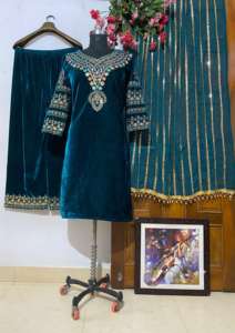 PRESENTANDO NUEVO CONJUNTO DE TOP DE TERCIOPELO PESADO DE BUENA CALIDAD CON PRECIOSO PLAZZO DE TERCIOPELO BORDADO Y PESADO - Product Image 5