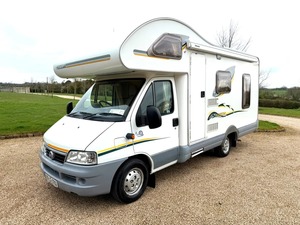 Camping-car 2005 Swift Sundor 590 RL, remorque de camping, conduite à droite, manuel, 4-6 personnes, pour le camping - Product Image 1