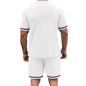 Conjunto de camiseta y pantalones cortos informales de algodón y LICRA para hombre con estampado de logotipo personalizado conjunto de gemelos para hombre de talla grande estilo callejero al por mayor - Product Image 4