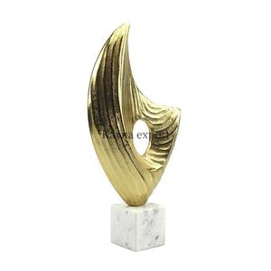 Tendance nouvellement Design moderne artisanat métal pièce maîtresse Sculpture base en marbre en gros décoratif Accent anneaux bouquet Sculpture - Product Image 5