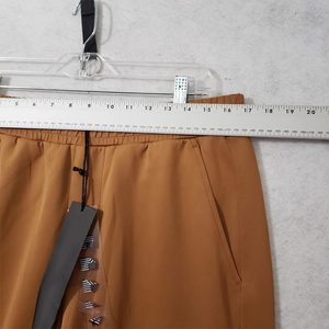 Quần thể thao chạy bộ lưng trung bình màu nâu, chất liệu thun co giãn, nhanh khô, thoáng khí, nhẹ, thích hợp cho hoạt động ngoài trời - Product Image 4