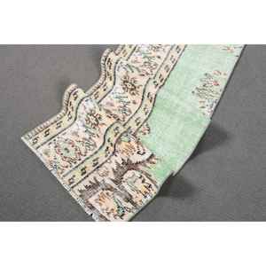 Alfombra Vintage de 1.6x7.2 pies, Alfombra Turca, Alfombra de Lana Verde Sólida - Product Image 4