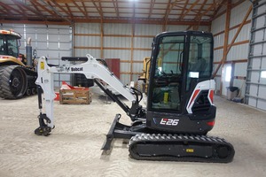 Mini excavadora 2025 E26, la mejor oferta, diseño de oruga superior, motor Changchai, cilindro hidráulico Eaton, bomba de Motor de 1,2 toneladas-1,8 toneladas - Product Image 3