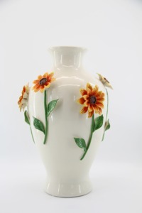 Les vases en céramique les plus vendus célèbrent l'histoire culturelle en écho aux traditions de la poterie anciennes de tous les continents. - Product Image 4