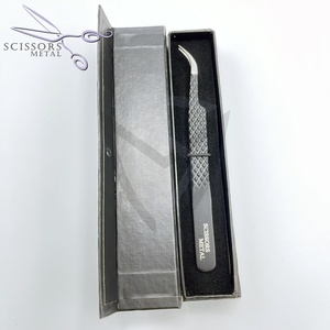 Pince à épiler d'extension de cils noire avec logo personnalisé en acier inoxydable pince à épiler volume incurvé en J pince à épiler de couleur noire à revêtement en poudre - Product Image 2