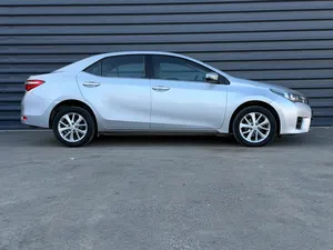 COROLLA XI 2013 (E160, E170, E180) Bajo Kilometraje, Motor en Buen Estado, Transmisión Automática, Techo Panorámico, Luces, Listo para Enviar - Product Image 5