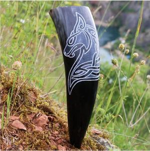 Soporte de cuerno de tiro de estilo náutico pulido de alta calidad Juego de cuerno de bebida vikingo con temática de animales únicos Personalizado Ecológico - Product Image 2