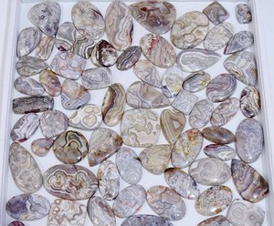 Venta al por mayor Natural Crazy encaje ágata piedras preciosas sueltas cabujón cuarzo fabricación de joyas piedras preciosas Crazy encaje ágata piedras preciosas sueltas a granel - Product Image 1