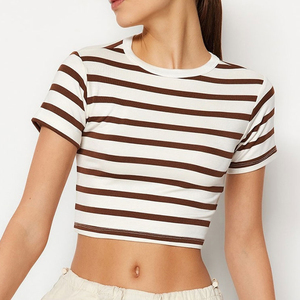 Performance Fit 95% coton 5% Spandex ajusté mancherons Raglan en forme de col rond femmes ourlet Crop T-Shirt - Product Image 4