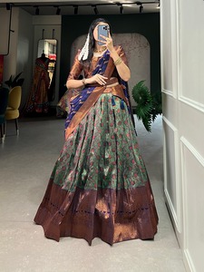 Jacquard élégant Lehenga Choli Vêtements de fête de mariage classiques pour les saisons d'hiver - Product Image 3