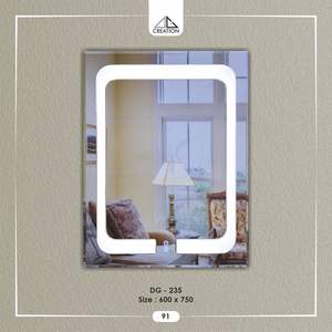 Espejo Decorativo para Baño con Reflejo Claro para Espacios Interiores Modernos de la India - Product Image 1