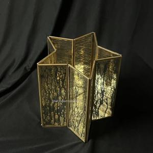 Juego de 3 Portavelas Modernos de Hierro/Metal/Vidrio con Acabado Dorado para Decoración de Bodas, Navidad y Fiestas - Product Image 2