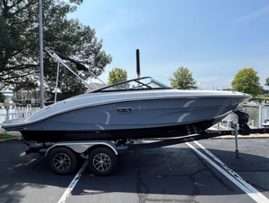 EN VENTA 2025 Sea Ray SPX 190 | 19 'Yacht Jet Boats 'en venta para ocio de entretenimiento de crucero - Product Image 4