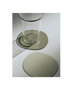 Dessous de verre en aluminium résistant à la chaleur avec des reflets métalliques élégants et un support protecteur pour les boissons de toutes les températures - Product Image 3