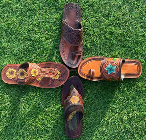 Chanclas planas para exterior informales de cuero de vaca de estilo occidental para mujer auténtica hechas a mano, calzado turquesa con punta abierta - Product Image 4