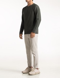 เสื้อกันหนาวพิมพ์ลายคลาสสิกผ้านุ่มอบอุ่นคอกลมสำหรับสวมใส่ในฤดูใบไม้ร่วง - Product Image 3