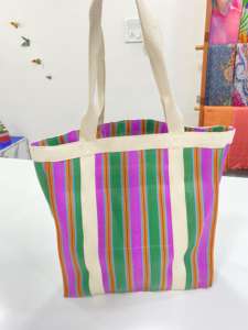 Sacs fourre-tout cosmétiques de plage en nylon recyclé personnalisés écologiques Pochettes à provisions tissées à rayures à la mode avec fermeture éclair réutilisable - Product Image 5