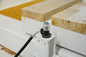 Sierra de Puente CNC de 4 Ejes, Máquina de Corte y Pulido de Mármol y Granito CNC 4+1 con Husillo de Enfriamiento Líquido de 5.5KW - Product Image 4