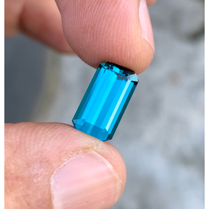 Turmalina Indicolita Azul Neón de 4.63 CT, Corte Excelente, Claridad Lupa, Tratamiento Natural, Procedente de Afganistán - Product Image 1