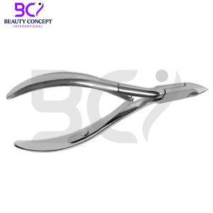 Nouveauté très demandée : Pince à cuticules légère en acier inoxydable pour manucure, pédicure et nail art - Product Image 3