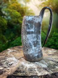 Mug en corne de buffle de style viking, fait à la main avec une finition polie naturelle, pour boire de la bière, de l'eau et du miel, avec logo - Product Image 5
