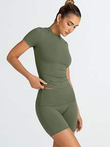 Nuevo estilo diseño personalizado Logo sublimación mujeres 2 piezas conjuntos de entrenamiento corto gimnasio trajes entrenamiento Yoga conjunto - Product Image 2