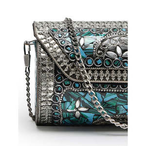Bolso de Mano Decorativo de Terciopelo con Mosaico, Duradero, Ligero y Moderno, con Pedrería, Hecho a Mano en India, para Regalo de Boda o Fiesta, para Chicas - Product Image 4