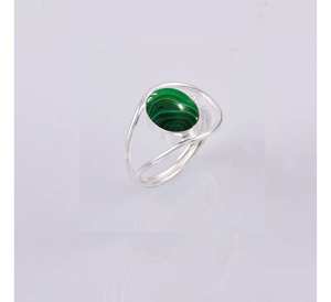 Bague en argent sterling 925 faite à la main avec malachite verte pour femmes et demoiselles d'honneur fête mode mariages et bijoux de style girly - Product Image 1