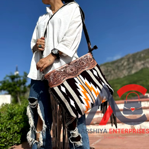 Sac à main en cuir véritable usiné de style occidental Grand sac de couverture de selle aztèque avec franges Sac à main ethnique Navajo pour femmes - Product Image 1