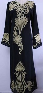 Abaya negra con bordado trasero y delantero Lo mejor para el desgaste de la boda - Product Image 1