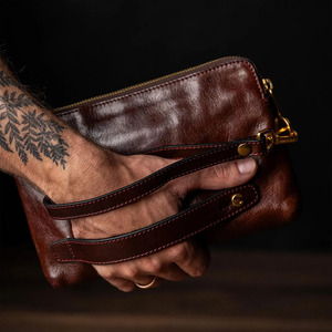 Bolso de Mano de Cuero Formal Táctico Premium para Exteriores, Diseño Elegante, Cierre de Cremallera Seguro, Organizador, Estilo para Viajes, Negocios y Uso Diario - Product Image 4