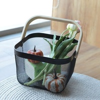 Panier de rangement en maille métallique rose avec poignée en bois, bac organisateur multifonction en fil métallique, exportation d'usine OEM ODM