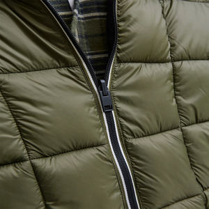 Veste de baseball pour homme de haute qualité fabriquée en 2026, coupe-vent personnalisé, veste matelassée bomber rembourrée, streetwear décontracté - Product Image 3