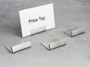 Présentoir incliné en métal brossé moderne pour cartes de prix, étiquettes, plaques signalétiques, menus ou cartes d'information fabriqués à la main - Product Image 6