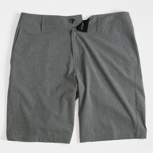 Shorts pour hommes Clean Everyday Shape, conçus pour une mouvement décontracté, avec un look élégant et une présence naturellement décontractée. - Product Image 3