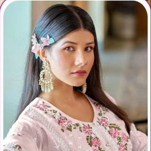 Opulencia de invierno: Organza bordada Shalwar Kameez con Santoon Bottom y Dupatta para ocasiones de invierno elegantes y acogedoras - Product Image 1