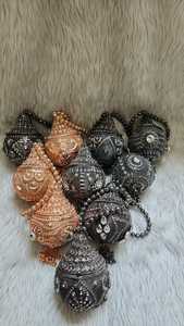 Bolso de Mano de Alta Gama con Cuentas para Mujer, Cierre de Metal, Ligero, Capacidad de 1 a 1.9 Litros, Forma Única Personalizada, de un Solo Hombro - Product Image 3