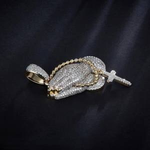 Venta al por mayor Hip hop Leb diamante colgantes joyería 14K 18K chapado en oro amarillo helado diamante Rosario rezando manos colgante collar - Product Image 4