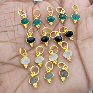 Encantos ovalados de labradorita 6x4mm Oval Briolette corte labradorita chapado en oro 925 bisel de plata esterlina hechos a mano dijes al por mayor - Product Image 4